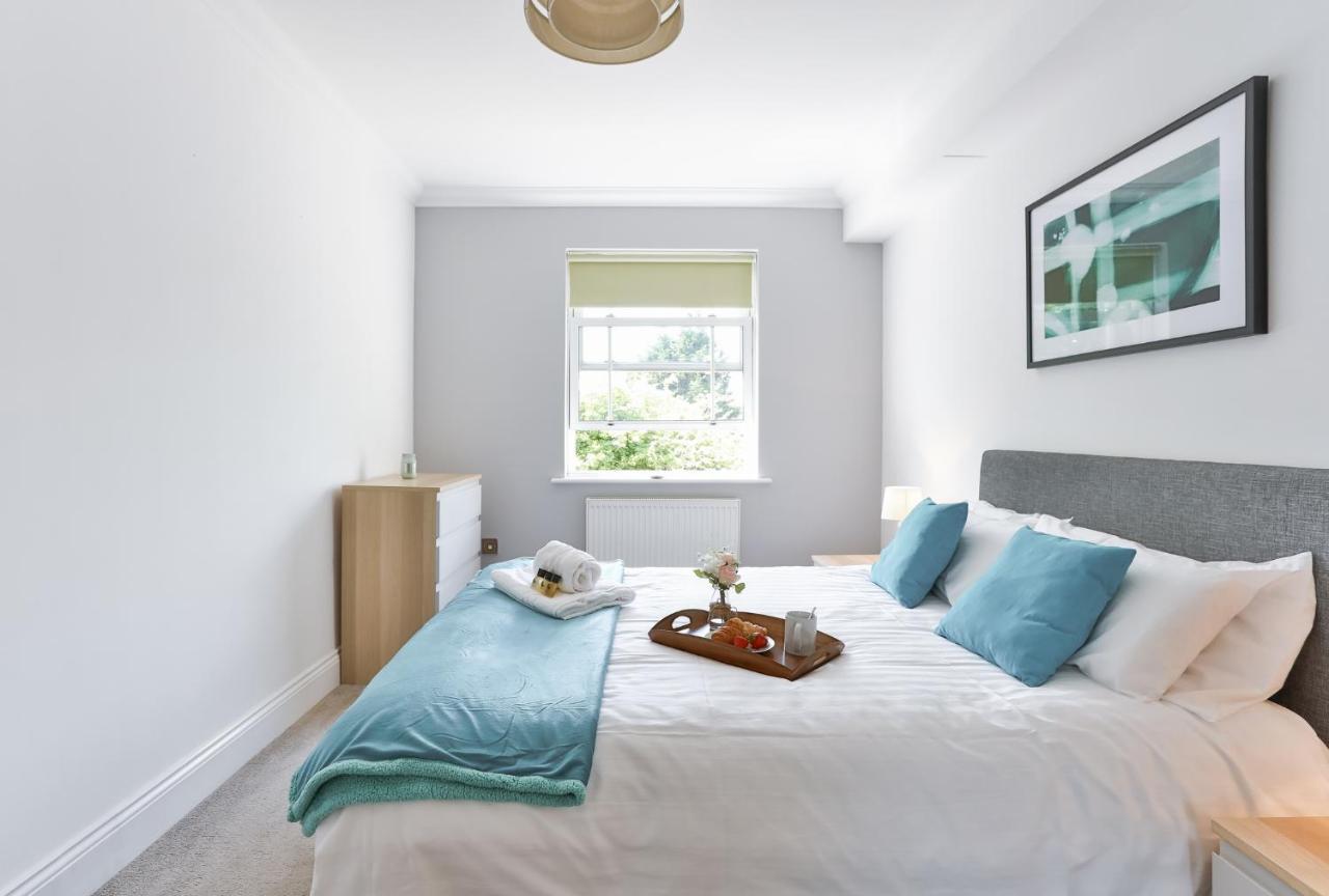 Kvm - Jubilee Mansions Apartment By Kvm Stays Питерборо Екстериор снимка