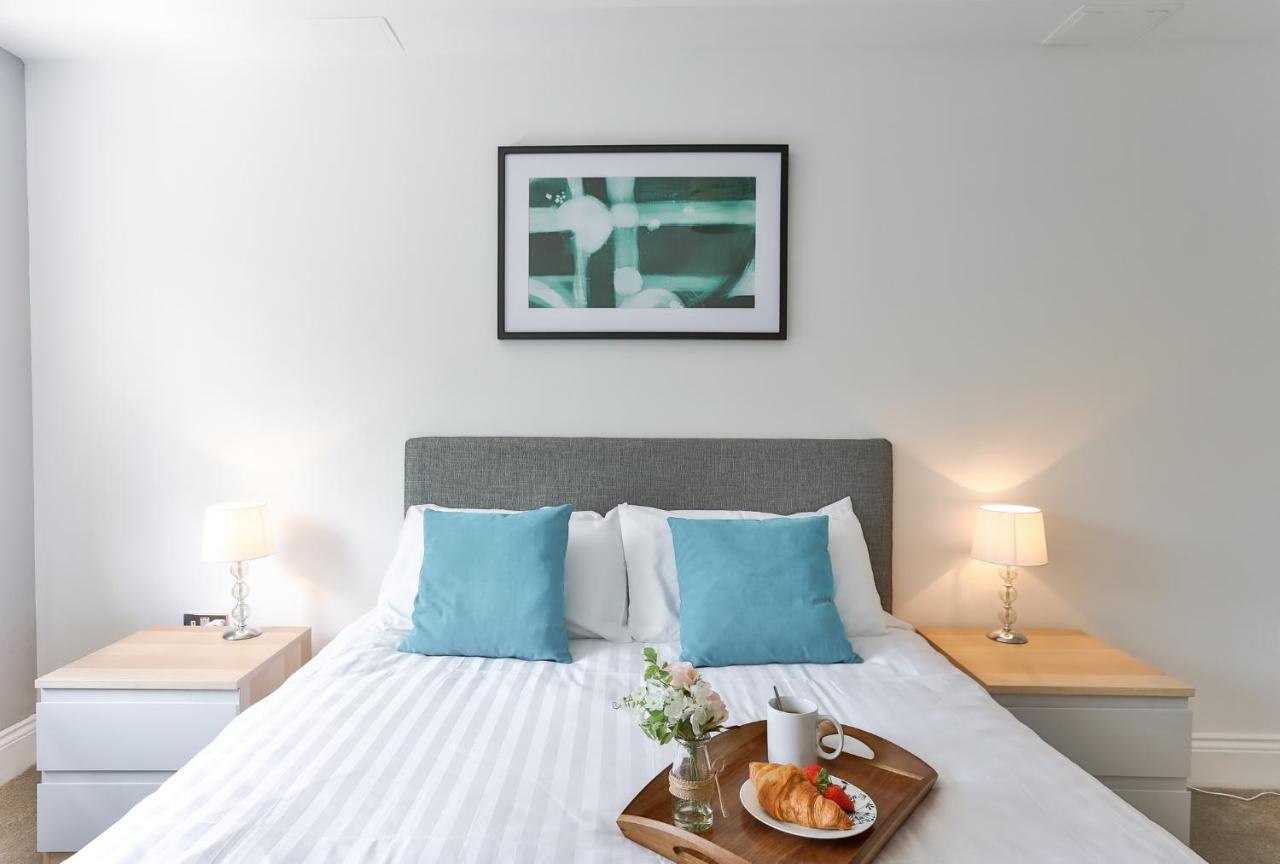 Kvm - Jubilee Mansions Apartment By Kvm Stays Питерборо Екстериор снимка